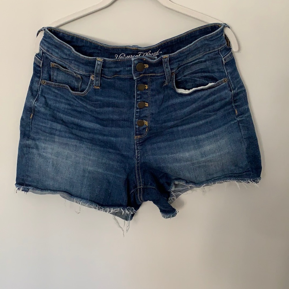 Universal thread shorts